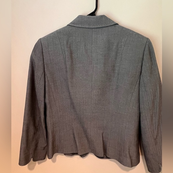 Tahari ASL Gray two piece skirt suit - Picture 2 of 4